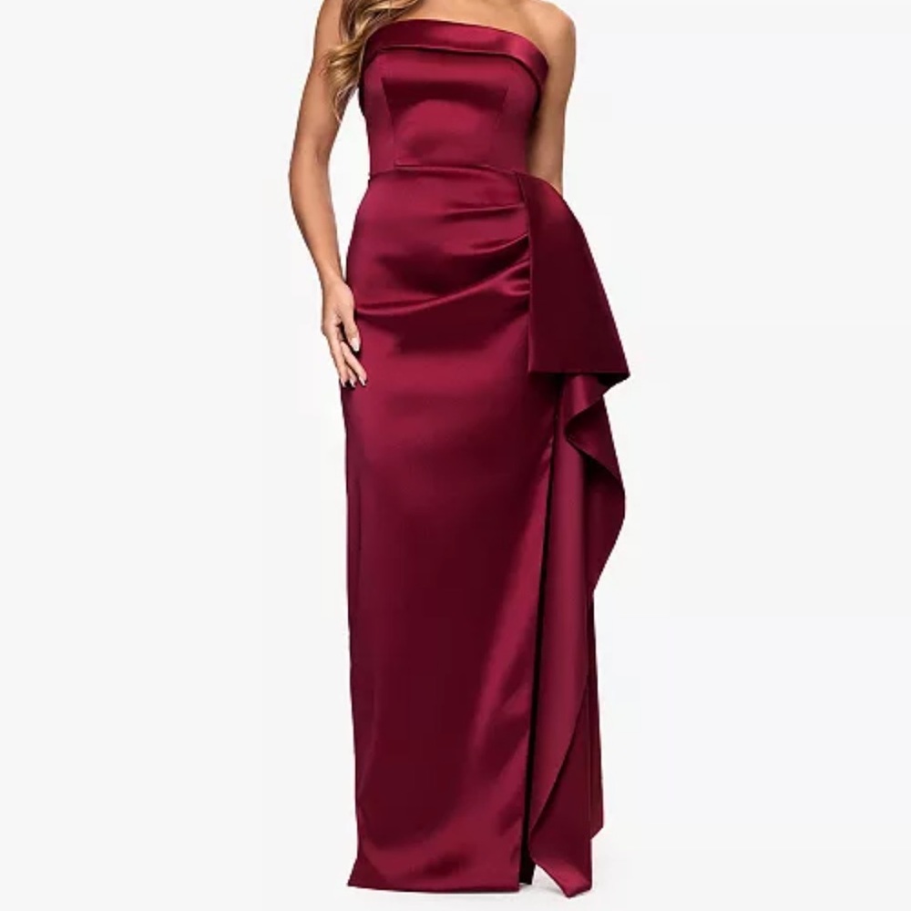 Elegant Burgundy Strapless Evening Gown